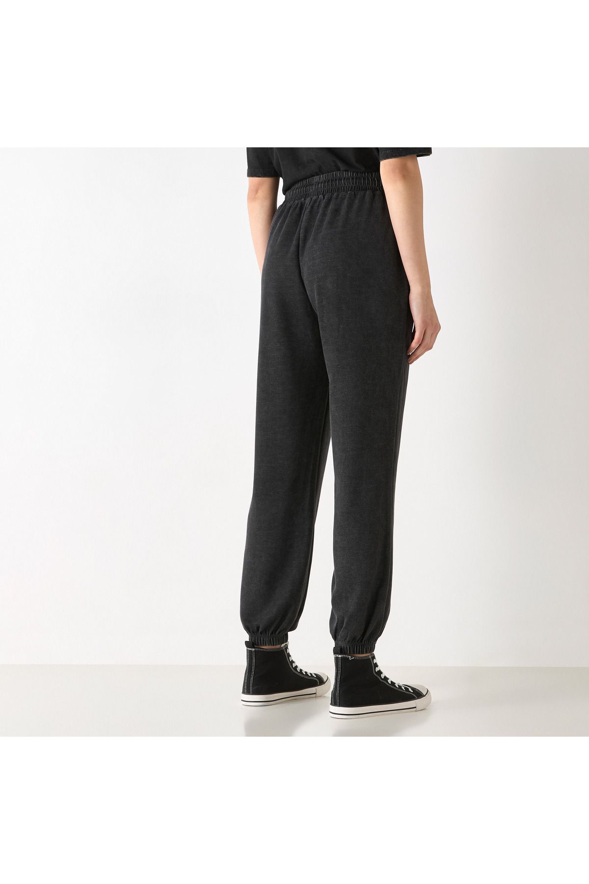 complete the look image