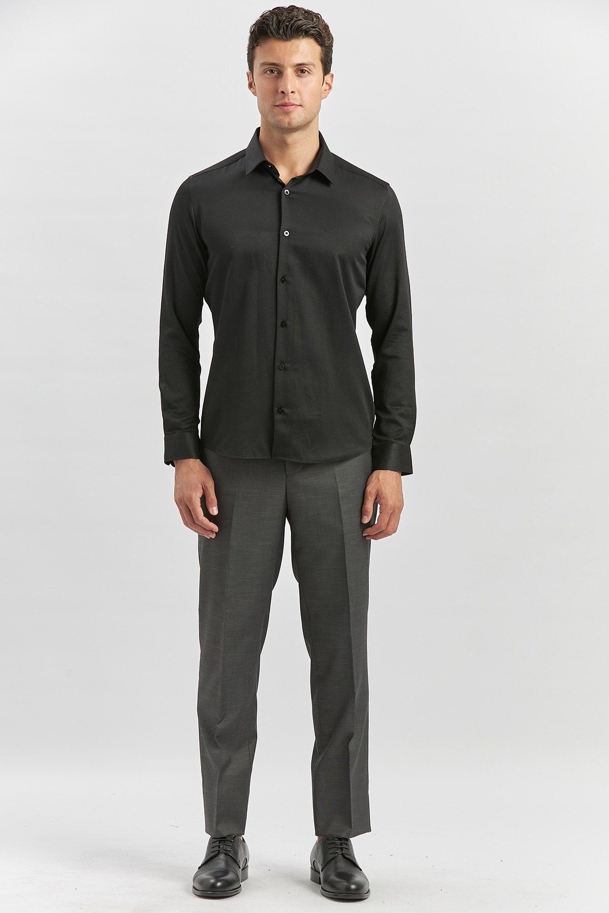 پیراهن بلوز دکمه دار مردانه آستین بلند مشکی خود آملور 032 یقه سخت کلاسیک SLIM FIT 1004245153 İmza