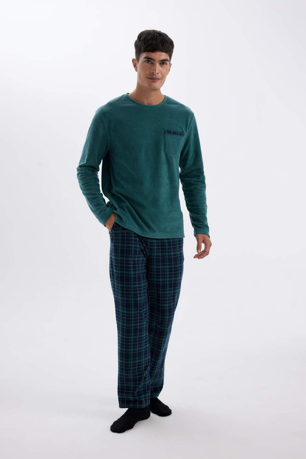 DeFacto-Regular Fit Fleece Pajamas Set Long Sleeve Top with Pattern Long Bottom D0047Ax24Wn 2