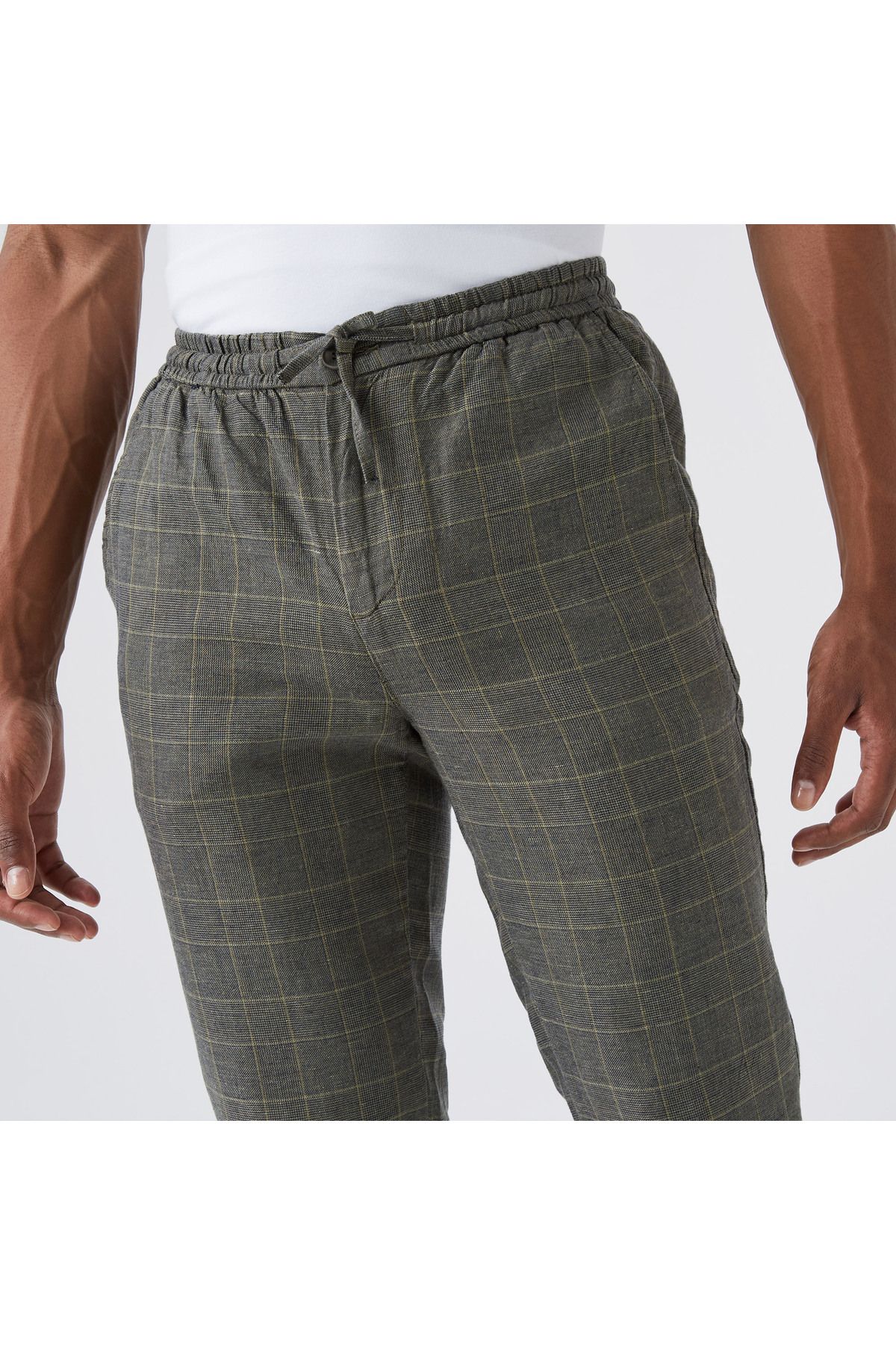 شلوار سبز مردانه با الگوی متناسب Lacoste
