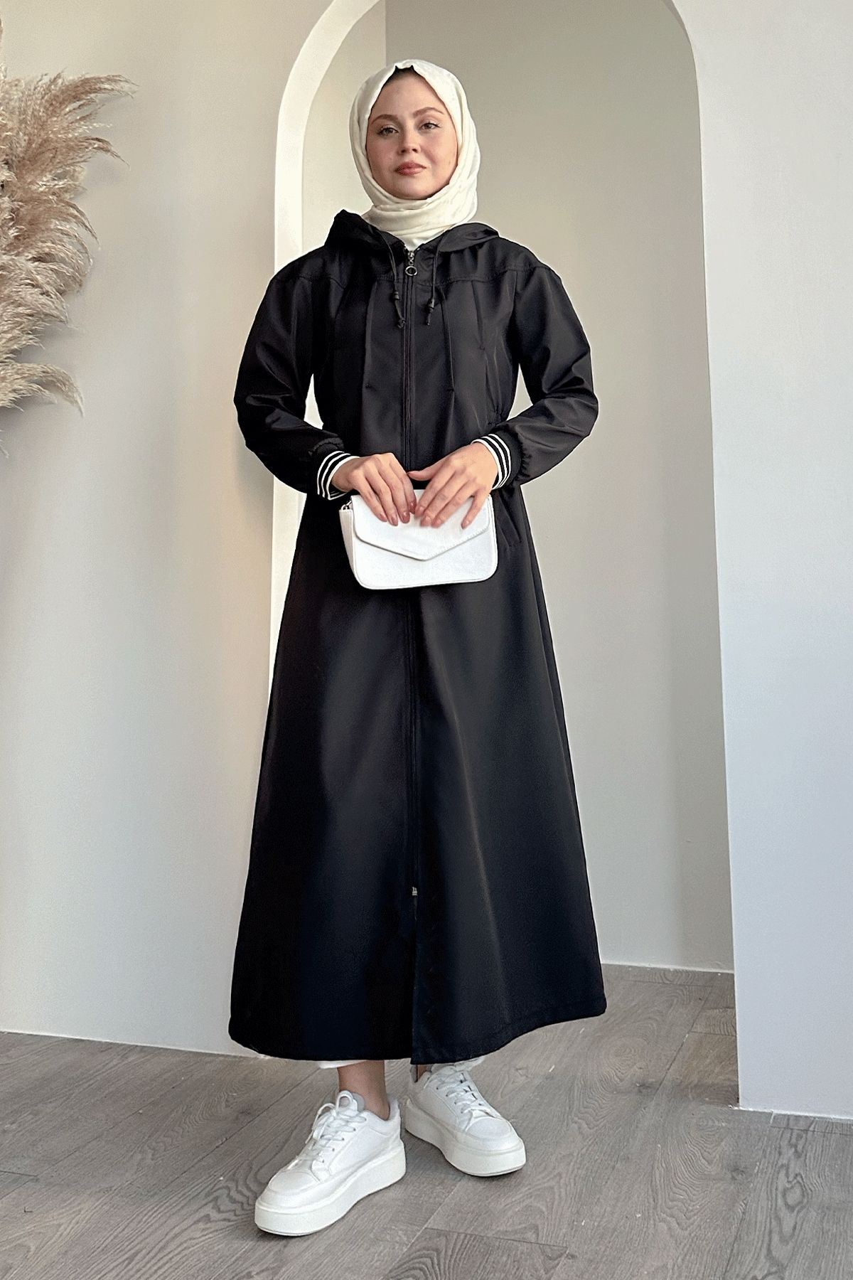 InStyle-Pleat Detail Black Trench Coat with Elastic Waist 4