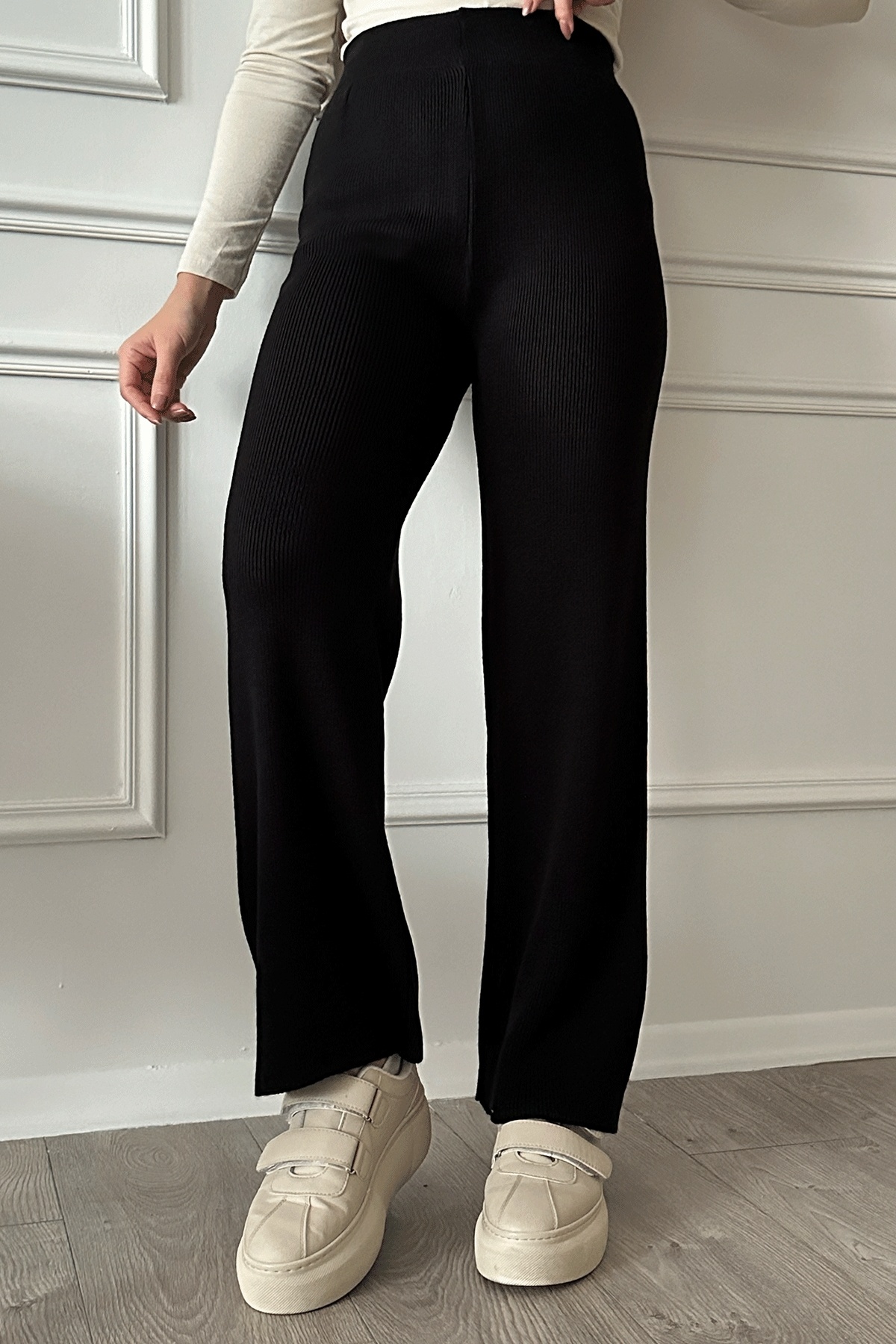 InStyle-Basic Black Knitwear Trousers 1