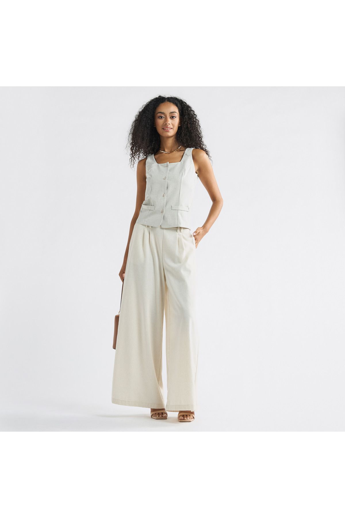 FAV-Sleeveless Wrap Jacket With Square Neck And Button Closure 2