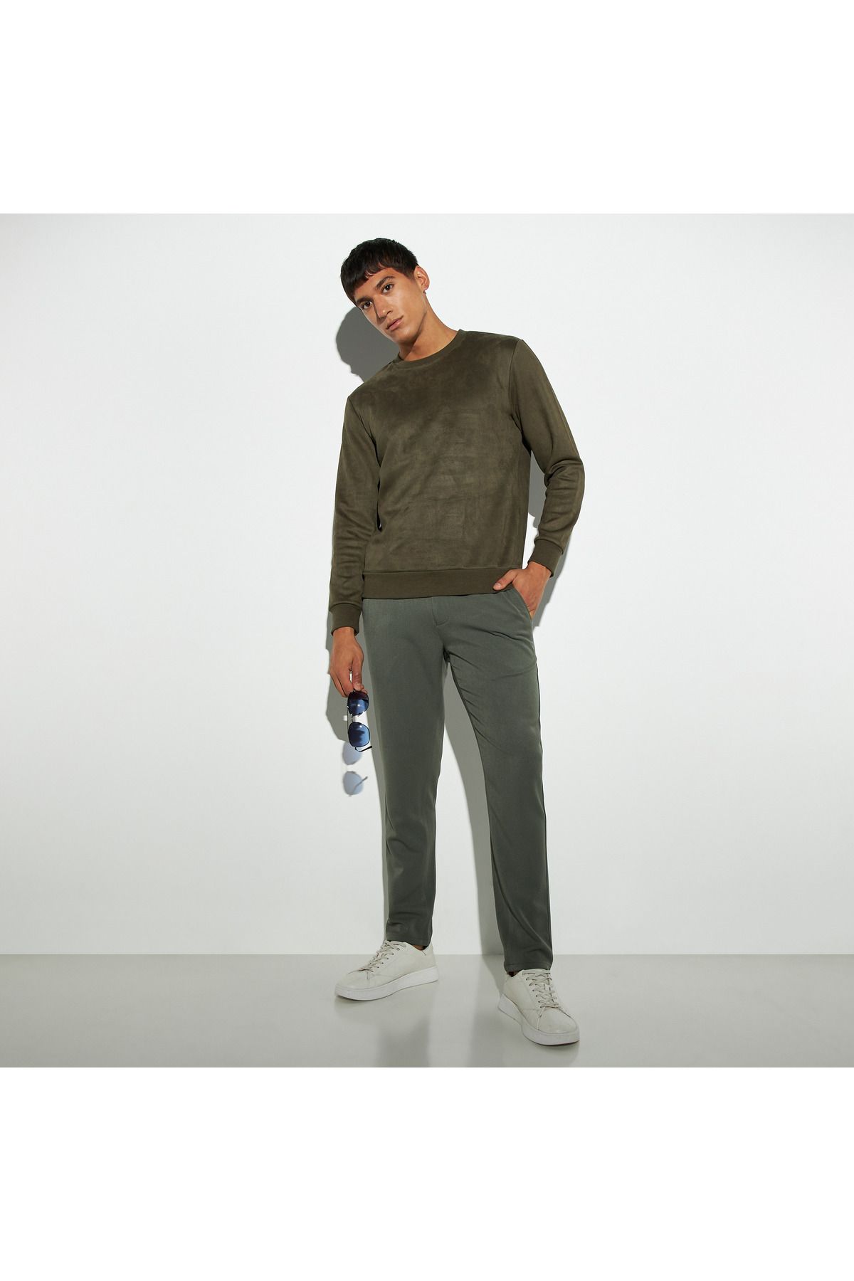 Iconic-Solid Pablo Suede Sweatshirt with Crew Neck and Long Sleeves 2