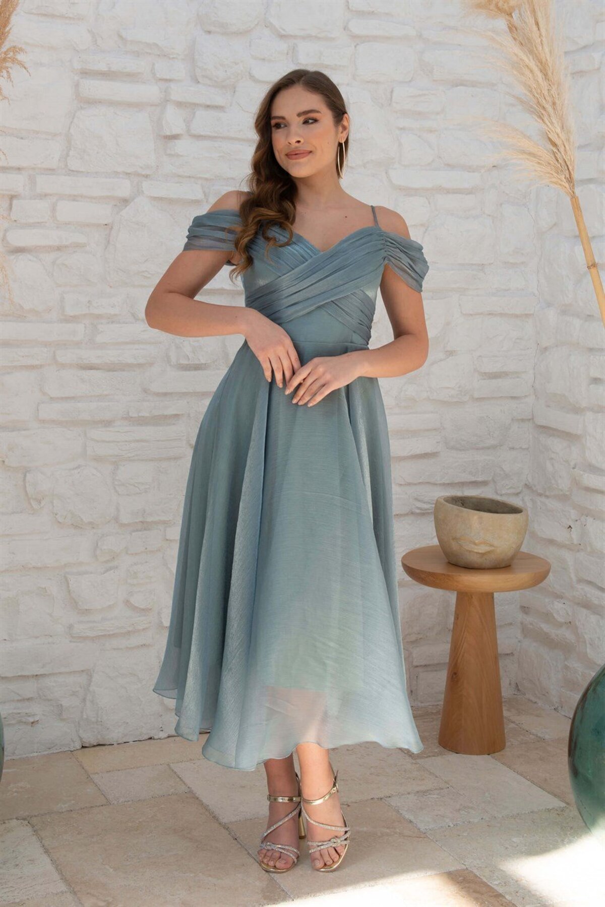 6ixty8ight-Carmen Çağla Organza Low Sleeve Short Evening Dress 2