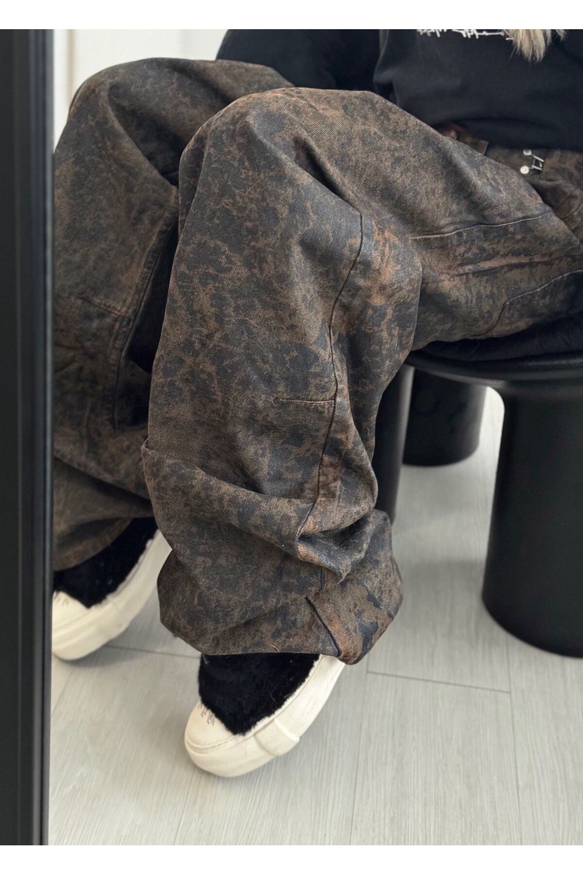 Alien 1979  Özel Leopar Desenli Kaplamalı Kahve Rengi Bol Kesim Kot Pantolon - Görsel 5