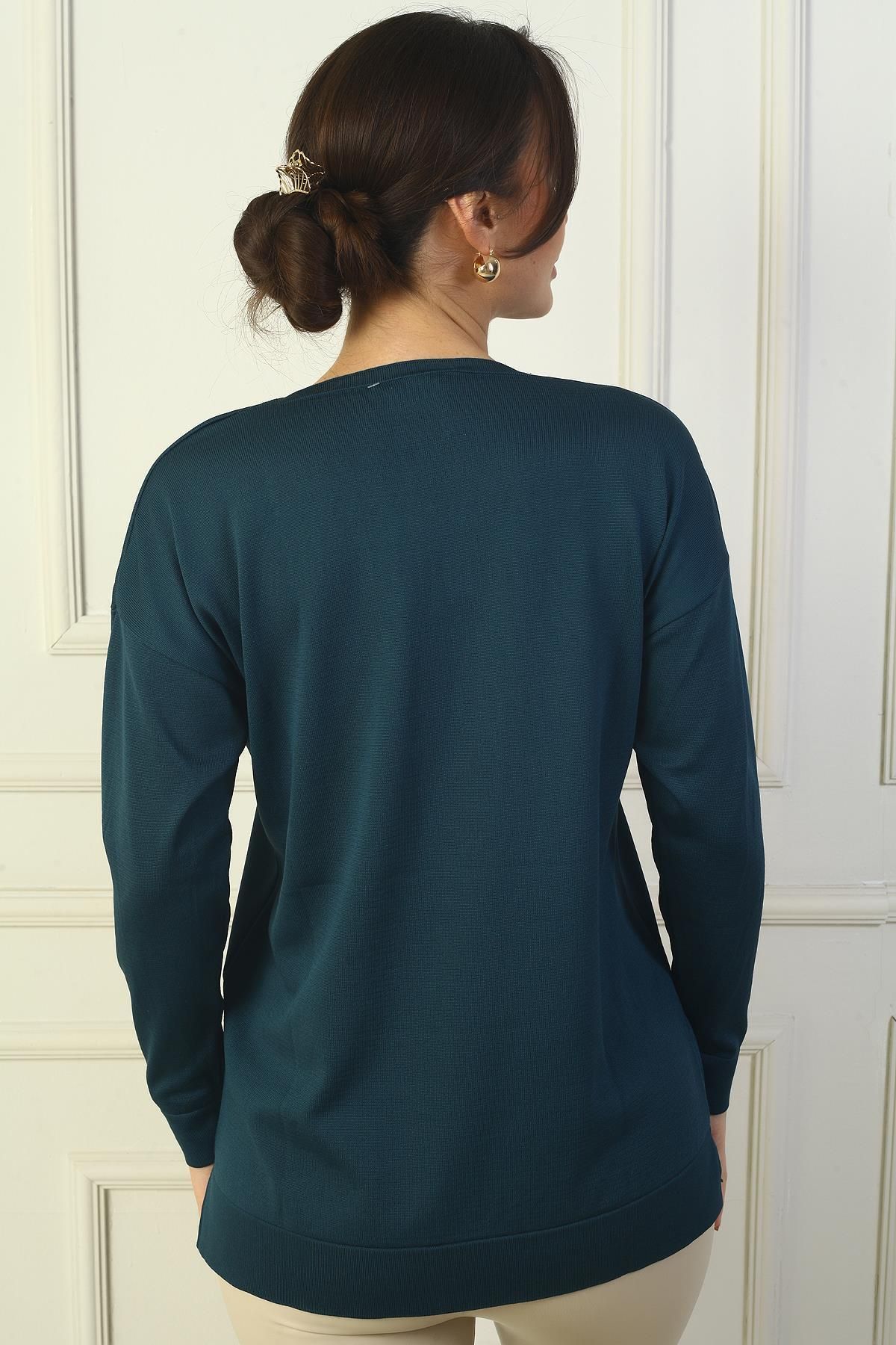 By Saygı-Damen-Strickpullover mit V-Ausschnitt und bedruckter Vorderseite 4