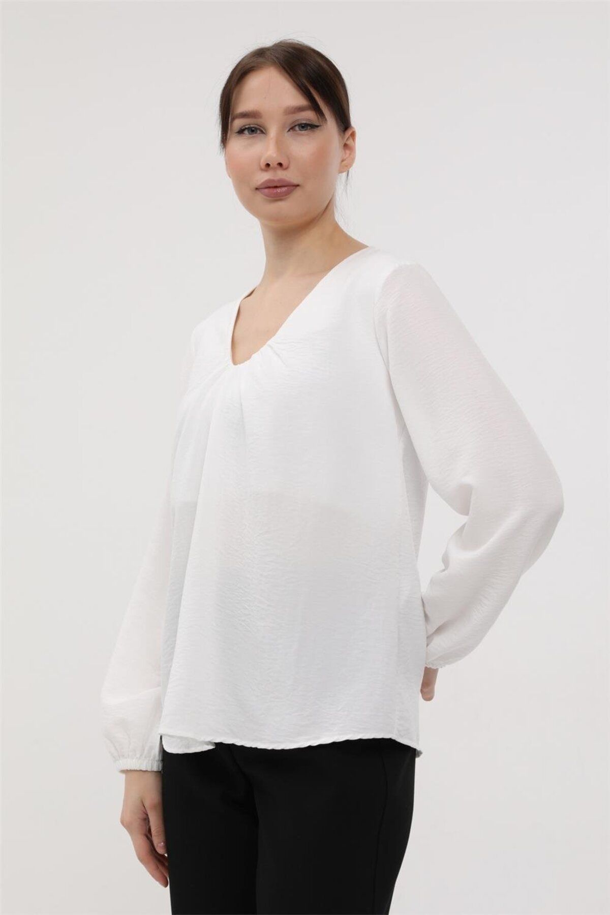 HomeStore-Geraffte Bluse mit V-Ausschnitt 2