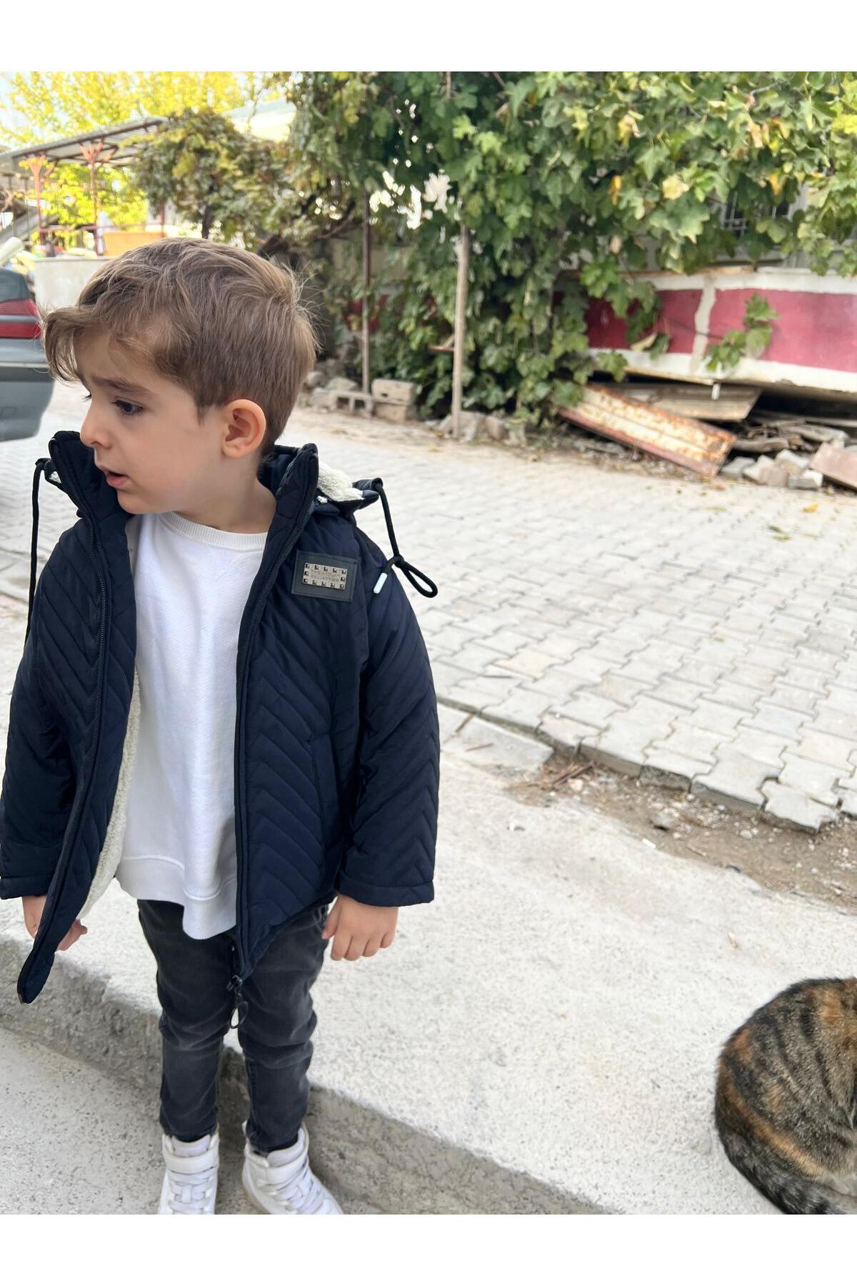 FREE ARSLAN COLLECTİON Erkek Kapitne Çocuk Bebe Siyah İçi Peluş Astarlı Çıkarılabilen Kapüşonlu Çocuk Bebe Mont fotoğrafı 3 (önizleme)