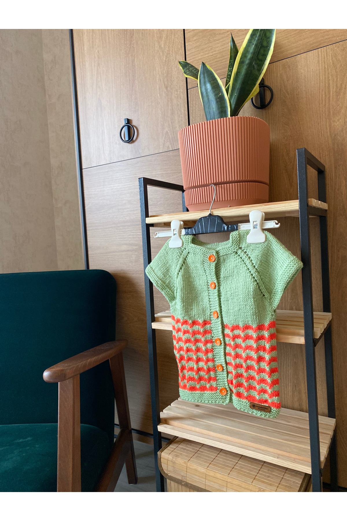 Handmade Yeşil-Turuncu Çizgili Erkek Çocuk Yelek 0-6 Ay fotoğrafı 4 (önizleme)