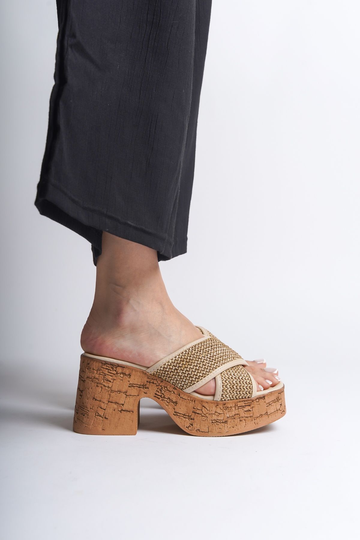 دمپایی سبز زنانه سکوهای قارچ مبتنی بر Wicker Cross Band Dlippers Capone Outfitters