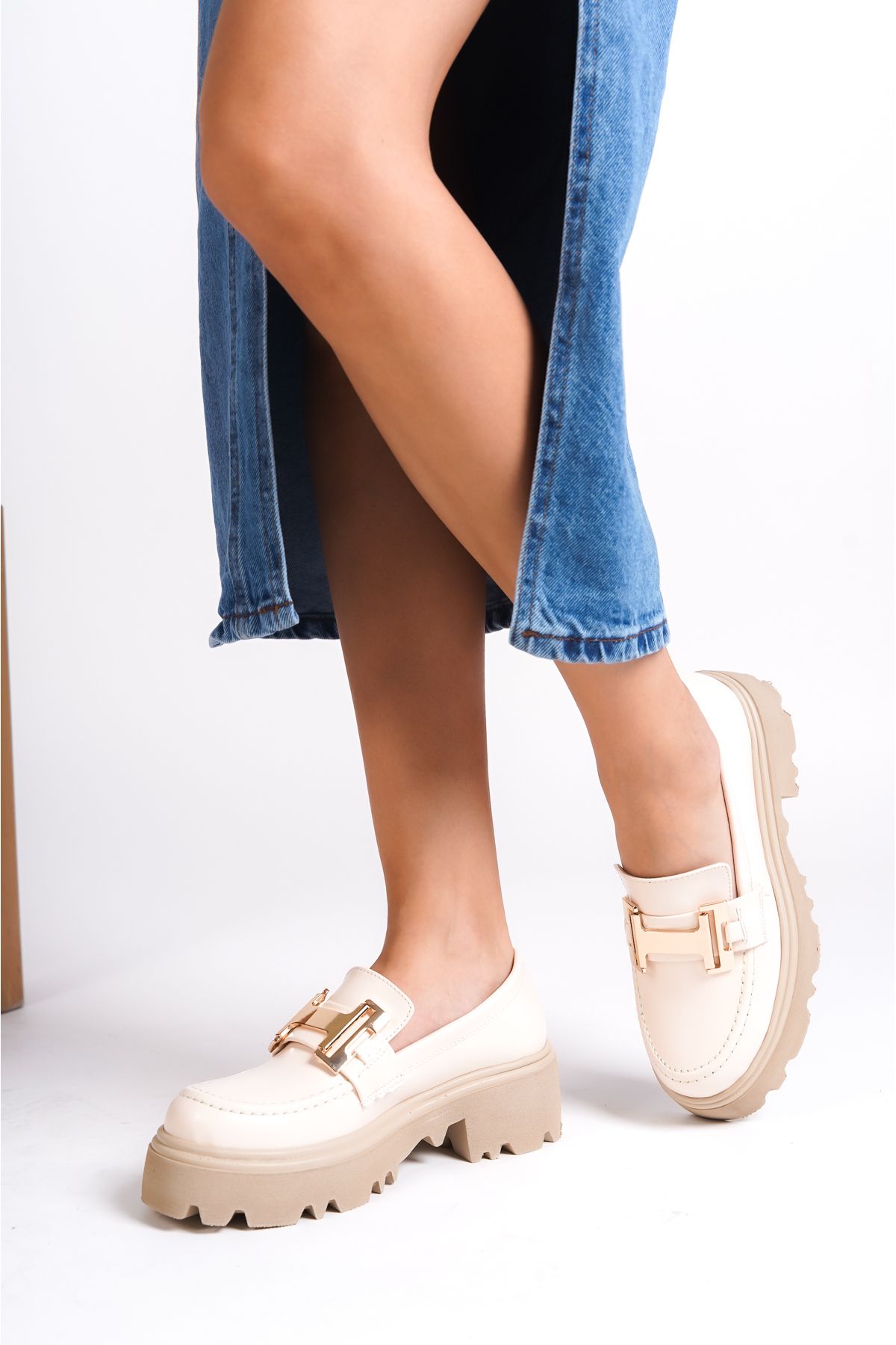 لوفر نود زنانه با دور دست و پنجه نرم Capone Outfitters