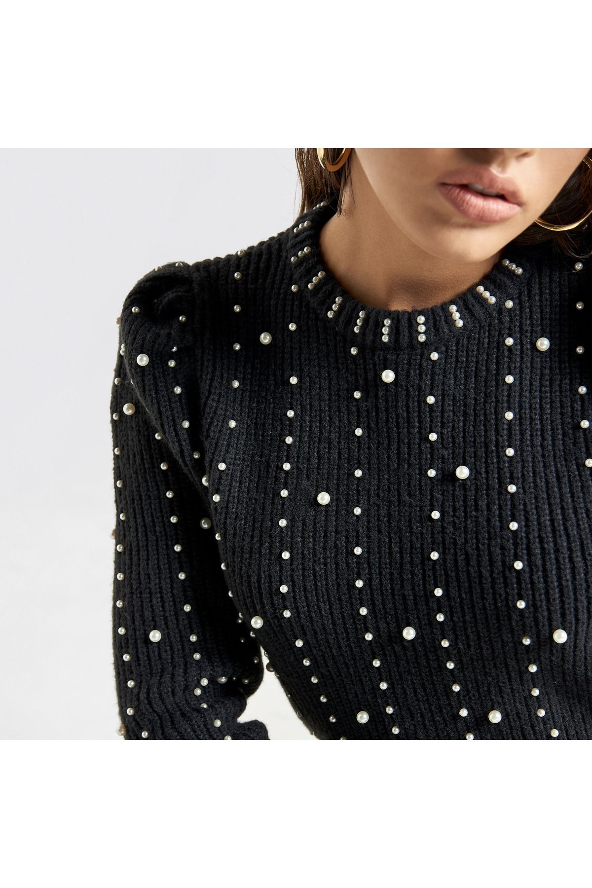 FAV-Pearls Embellished Pullover with Crew Neck and Puff Sleeves 4