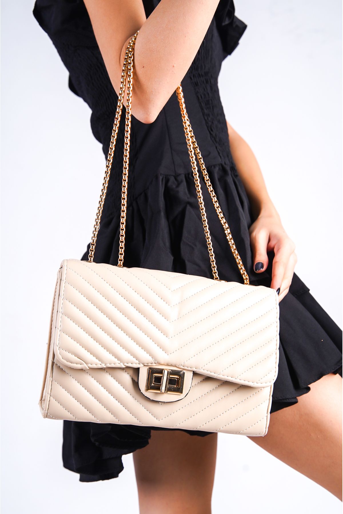 Capone Outfitters-Gesteppte London-Tasche für Damen 4