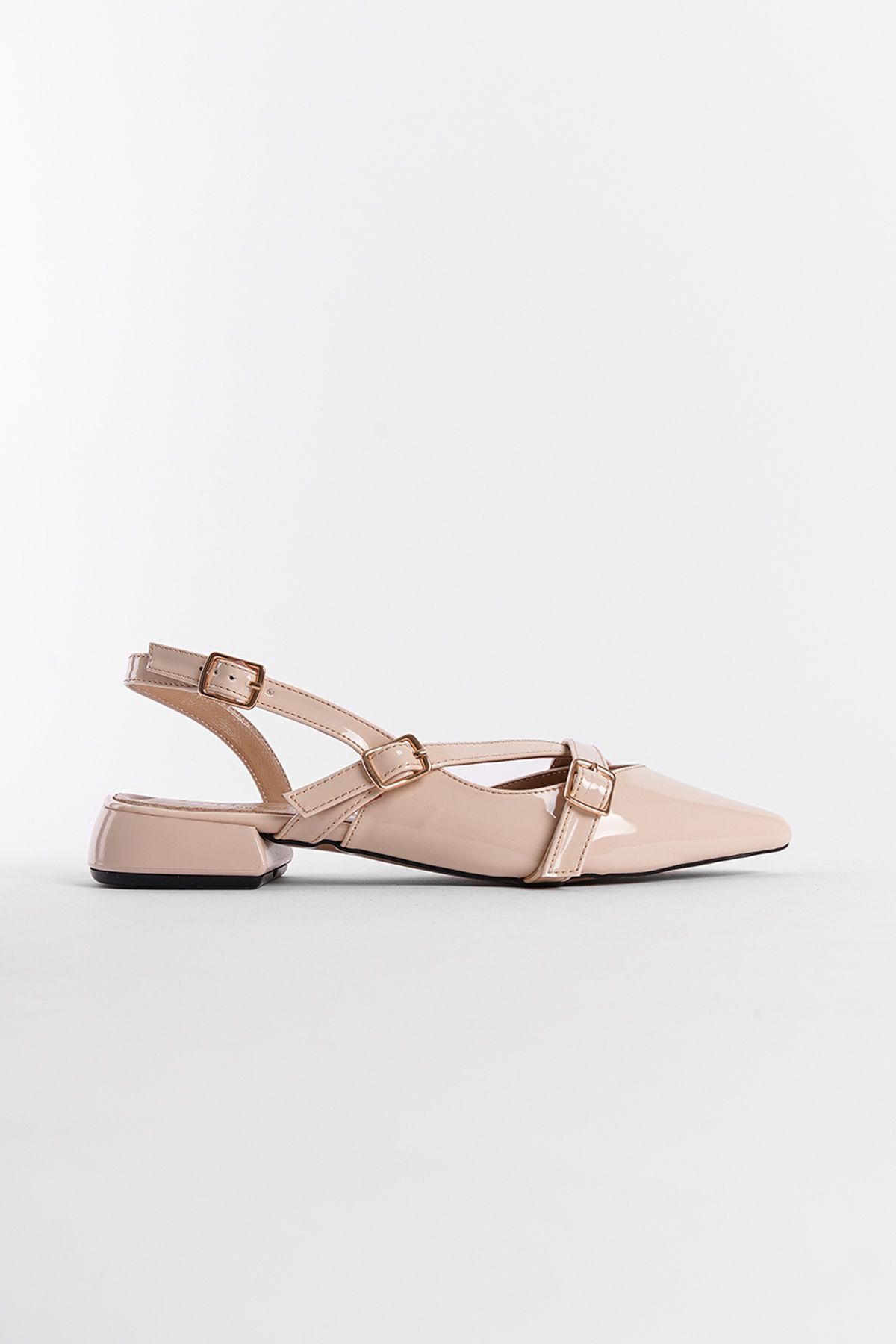 Capone Outfitters-Dicke Damenschuhe mit kurzem Absatz und Schnalle – offenes Design 2