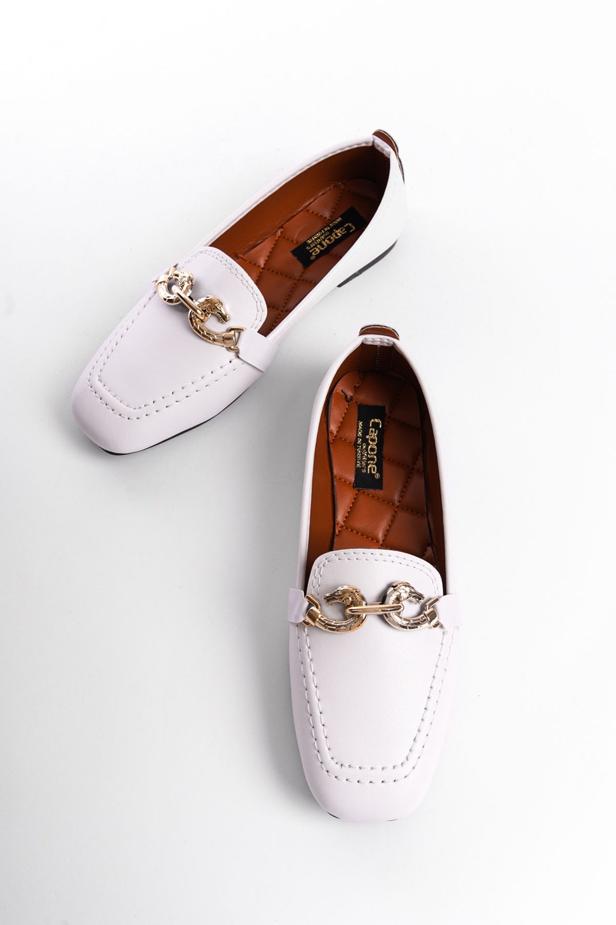 لوفر سفید زنانه با لوازم جانبی دست و پنجه نرم فلزی Capone Outfitters