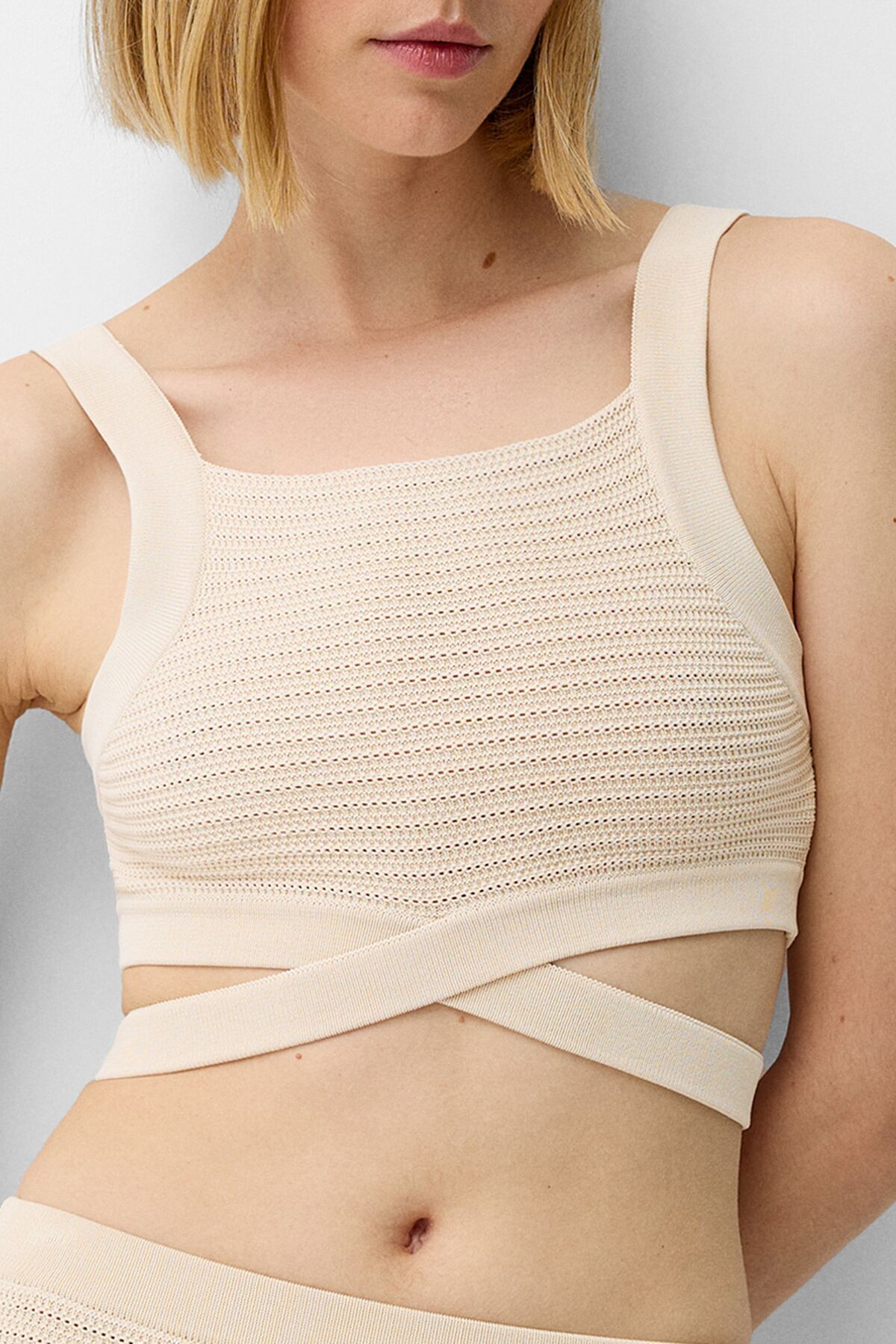 Bershka-Cut-out top 4