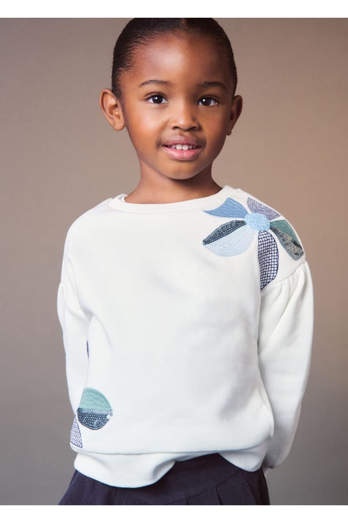 MANGO Baby-Bluza z haftem kwiatowym 5
