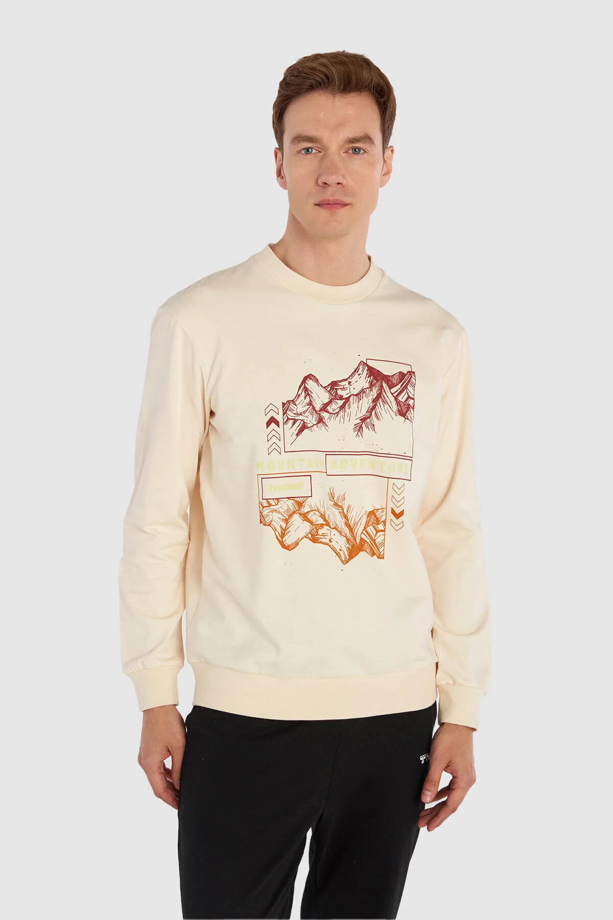 سویشرت مردانه کرم رنگ ۹۲۱۹۶۴-۹۸۲۰ Hmlgilberto هامل سویشرت اسپرت hummel