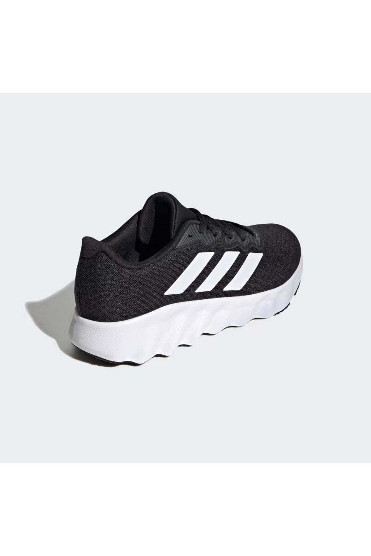 adidas-Fekete-fehér női tornacipő - Id5258 Switch Move W 5