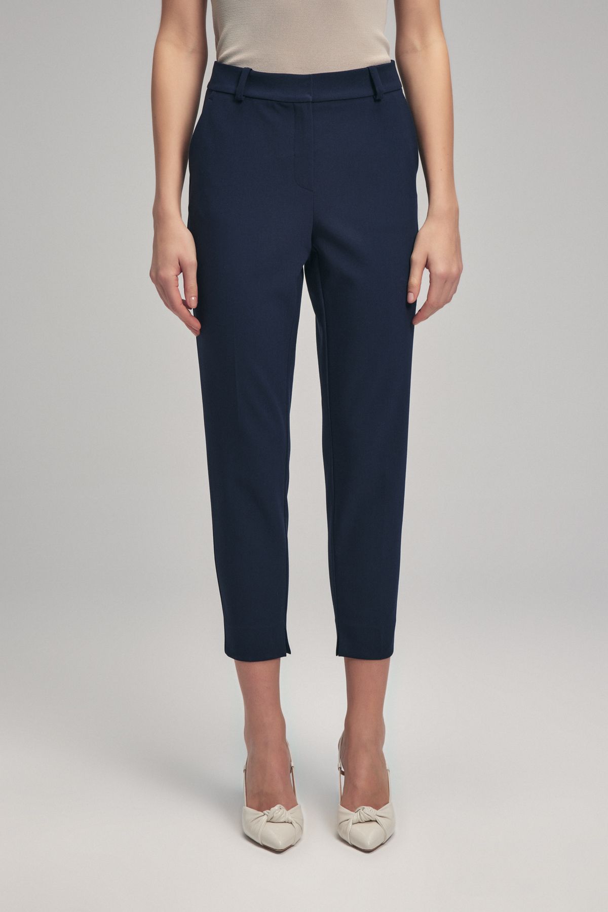 adL-Slit Leg Trousers 3