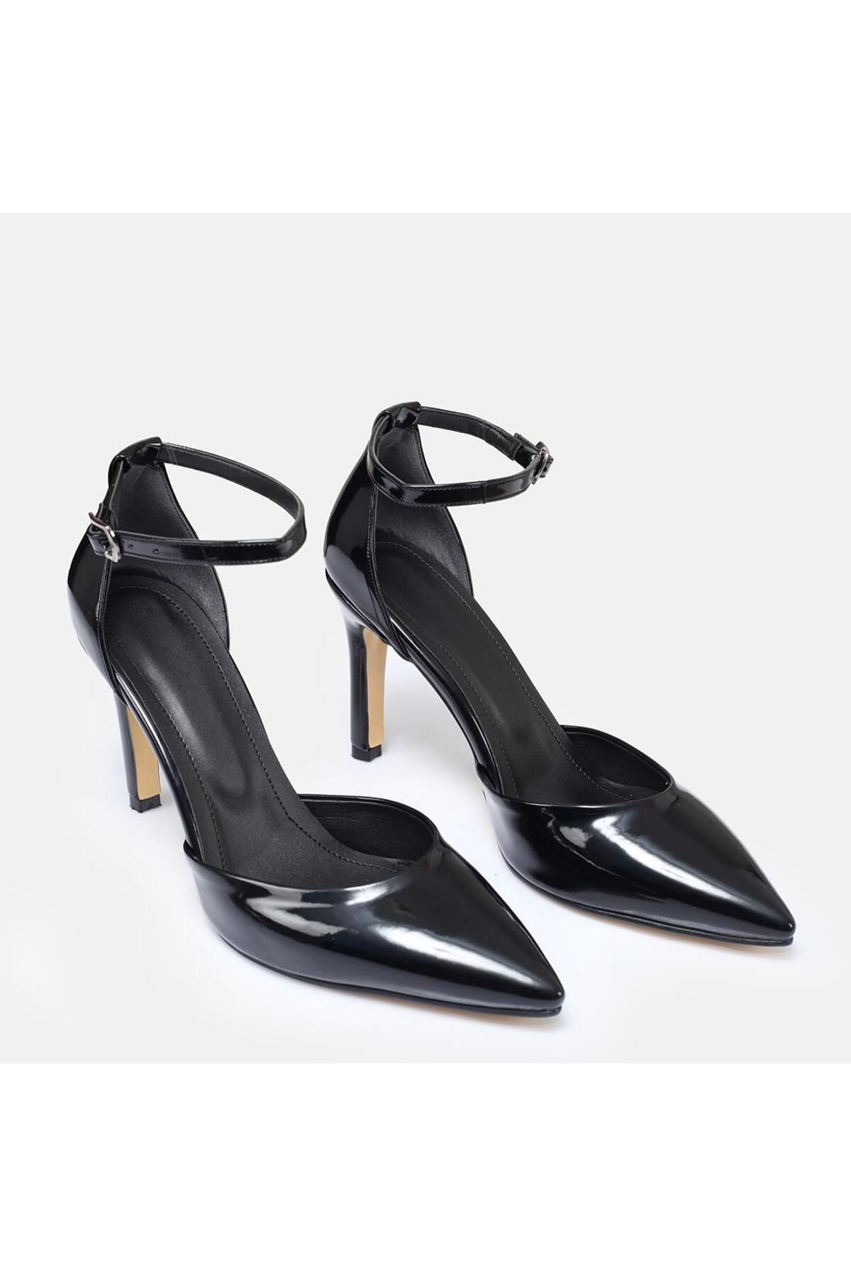 37Numara-Black Patent Leather Stiletto with Wrist Strap - Large Size 41-44 Model 4