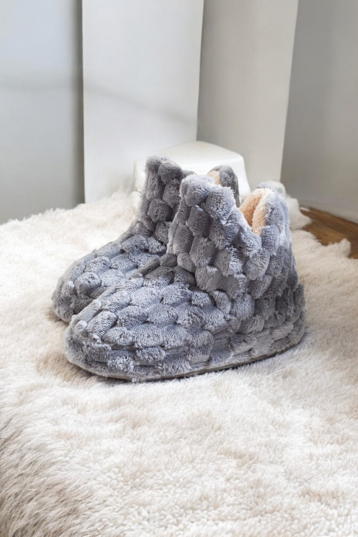 İpek Peluş Kadın Kışlık Ev Botu Panduf Yumuşak Sarmal Desen Sessiz ve Kaydırmaz Taban