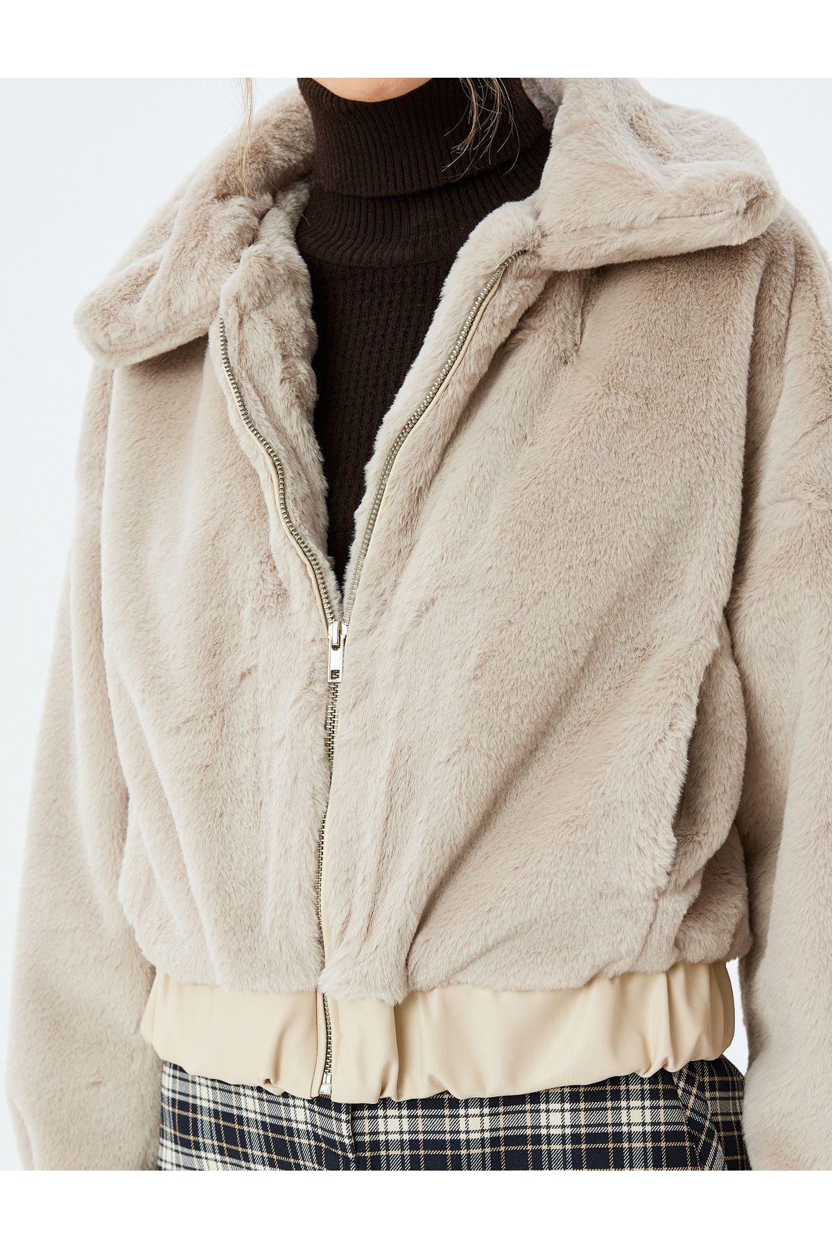 Koton-Faux Fur Jacket with Stand Collar Zippered Pocket Detail 6