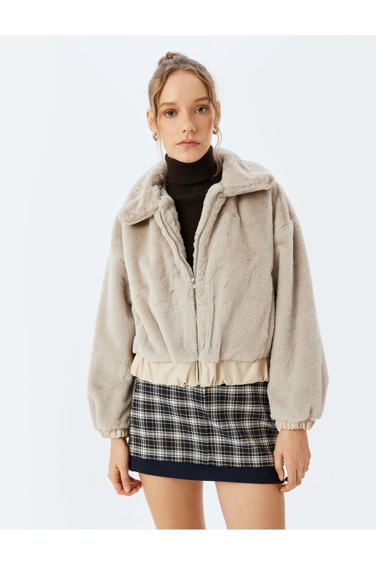Koton-Faux Fur Jacket with Stand Collar Zippered Pocket Detail 3