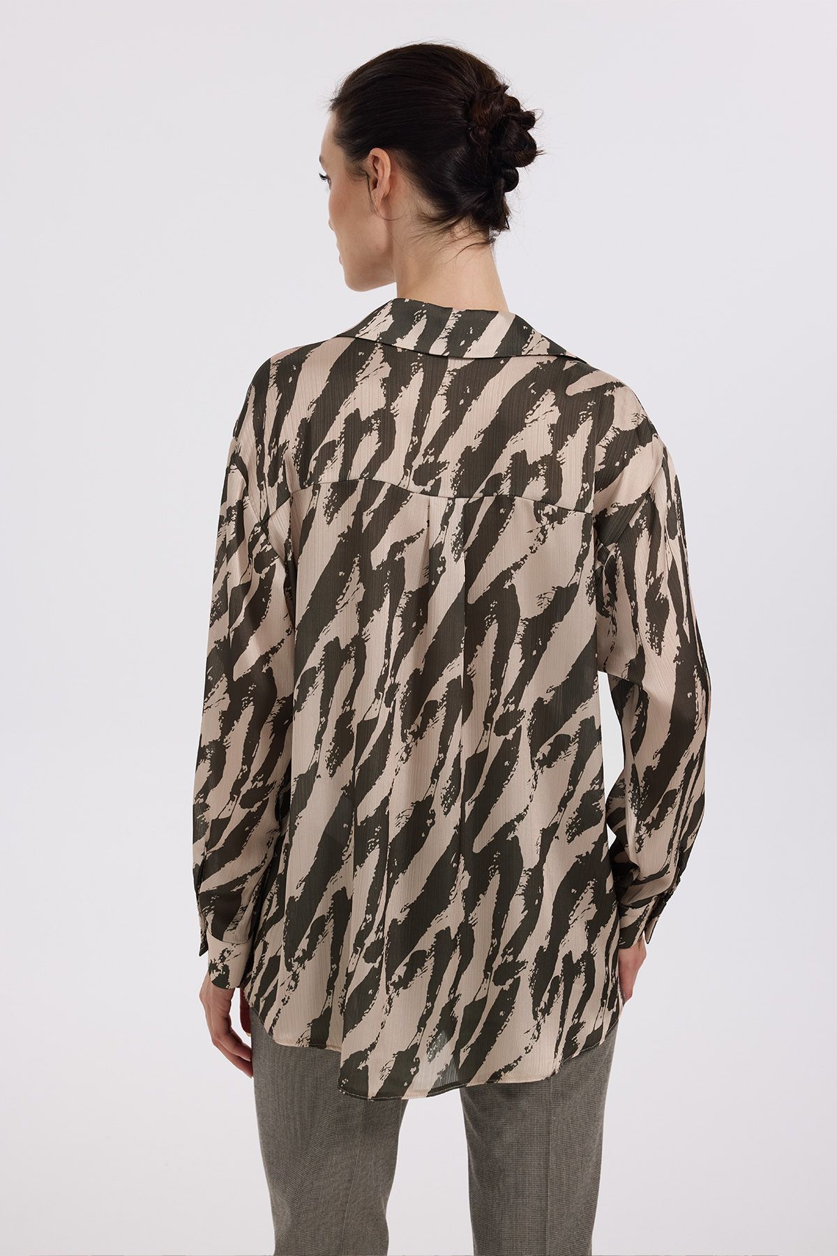 ON-Buttoned Front Patterned Shirt 4