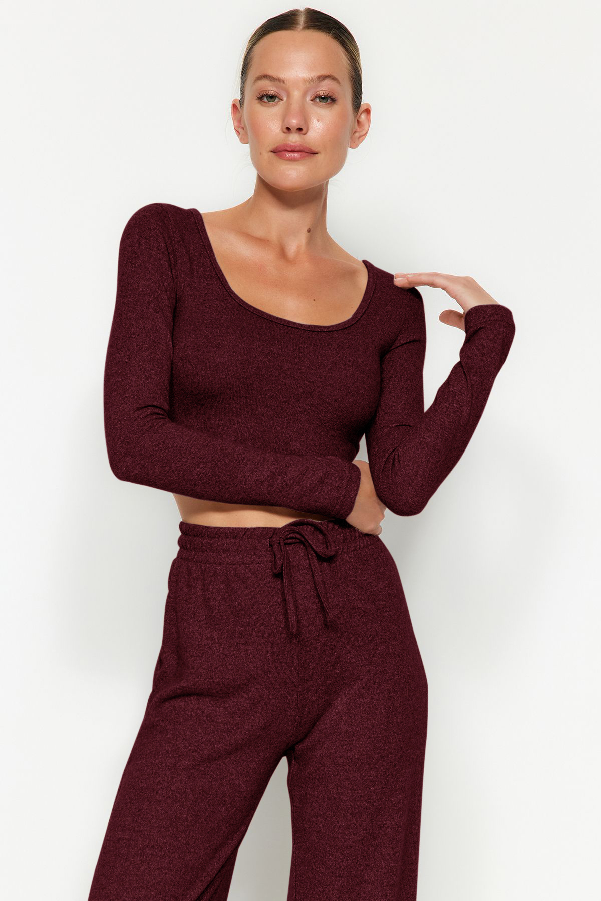 Trendyolmilla  Bordo Yumoş Crop ve Wide Leg/Geniş Paça Örme Alt Üst Takım TWOAW23AU00125 - Görsel 2