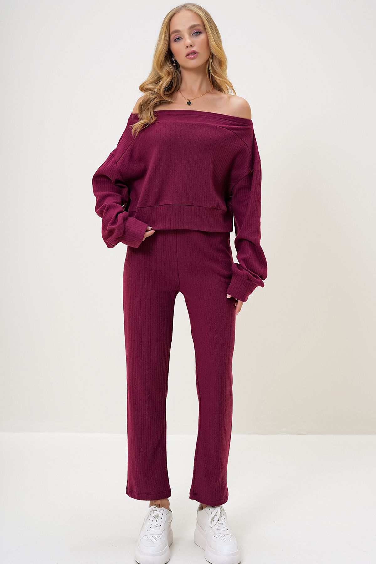 Trend Alaçatı Stili-Claret Red Interlock Fabric - Madonna Collar Crop Sweat and Elastic Trousers Set Alc-X13075 5