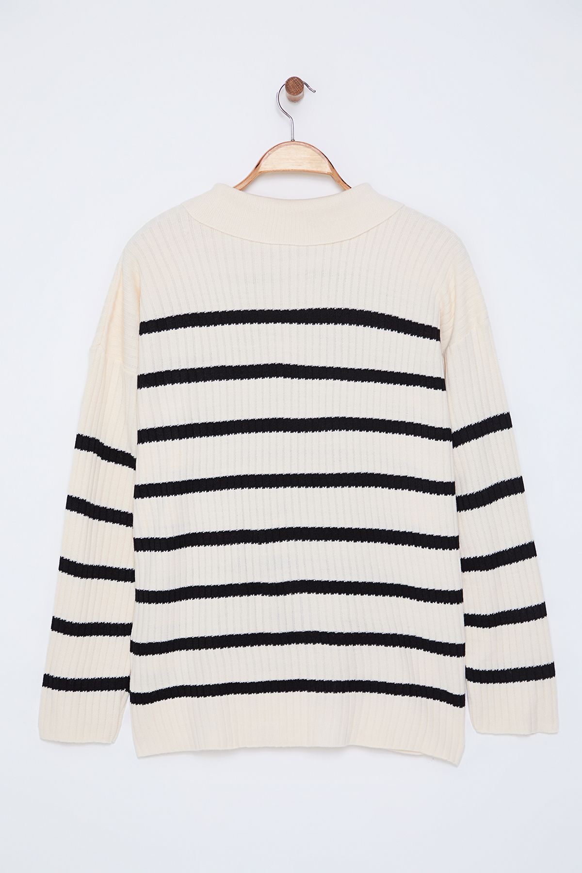 Edit by Trendyol-Ecru Striped Polo Collar Knitwear Sweater Tedaw25Kz00045 6