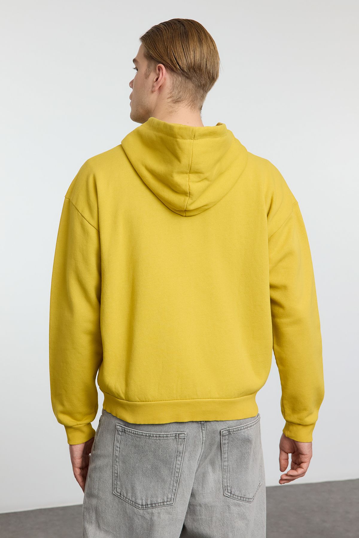 Trendyol Collection-Oversize mikina Mustard Crop – klokaní kapsa, krátká kapuce, Tmnaw25Sw00172 5