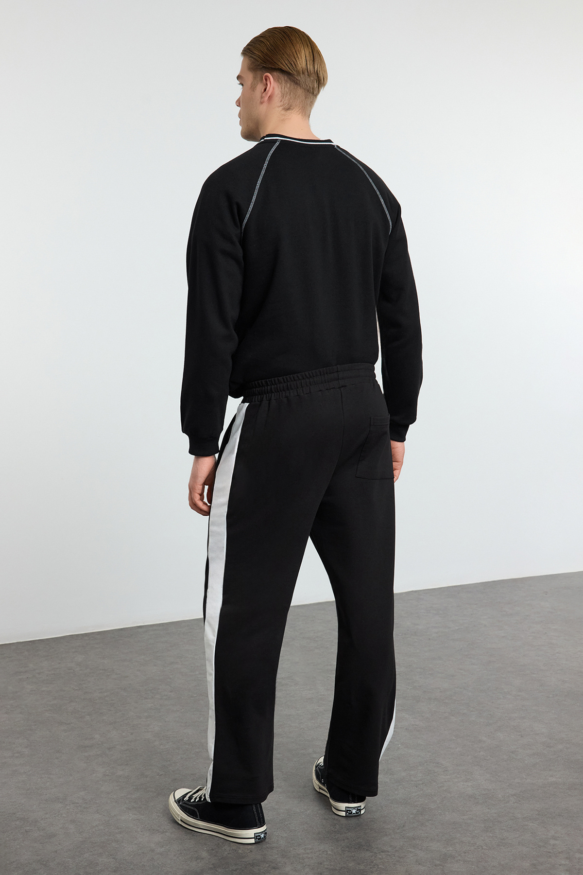 Trendyol Collection-Open Leg Black Color Block Oversize Sweatpants - Tmnaw25Ea00006 5