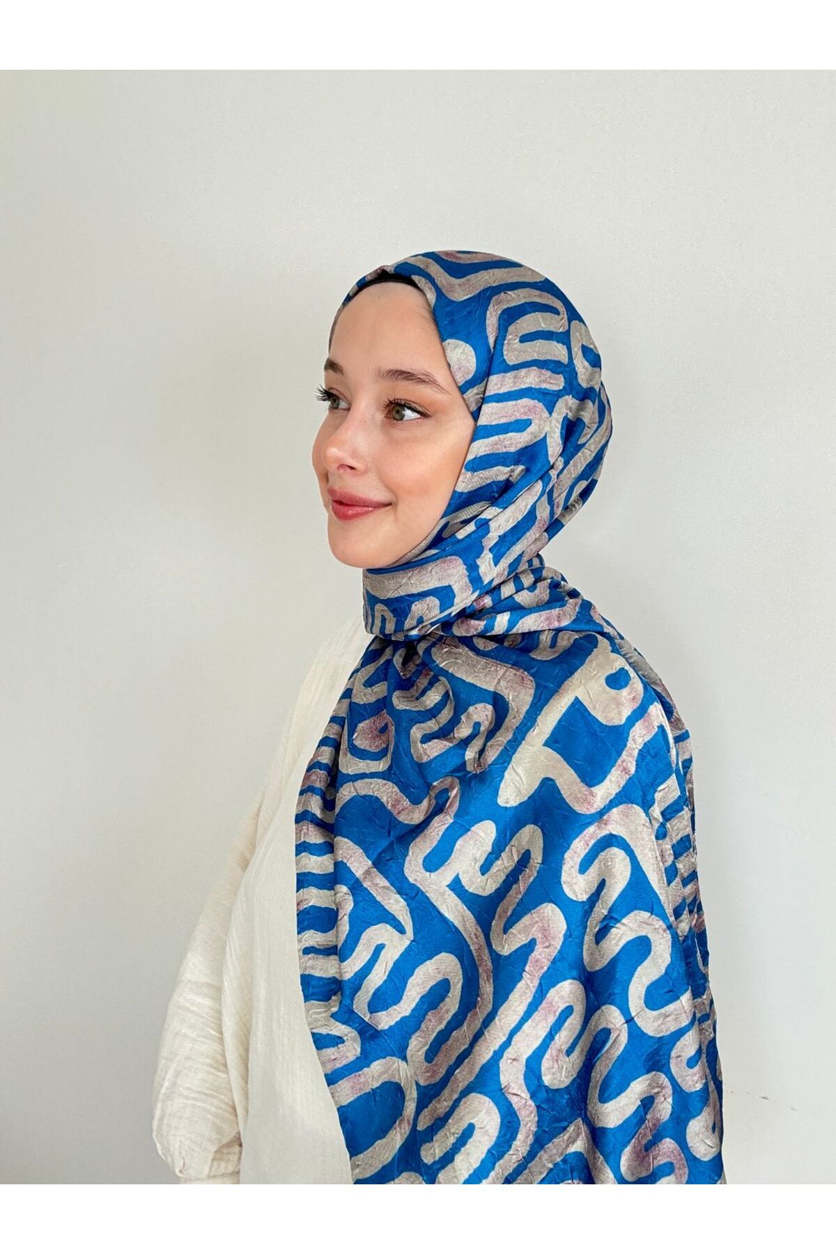 Modakaşmir-Abstract Wave Pattern Shiny Bamboo Shawl 1