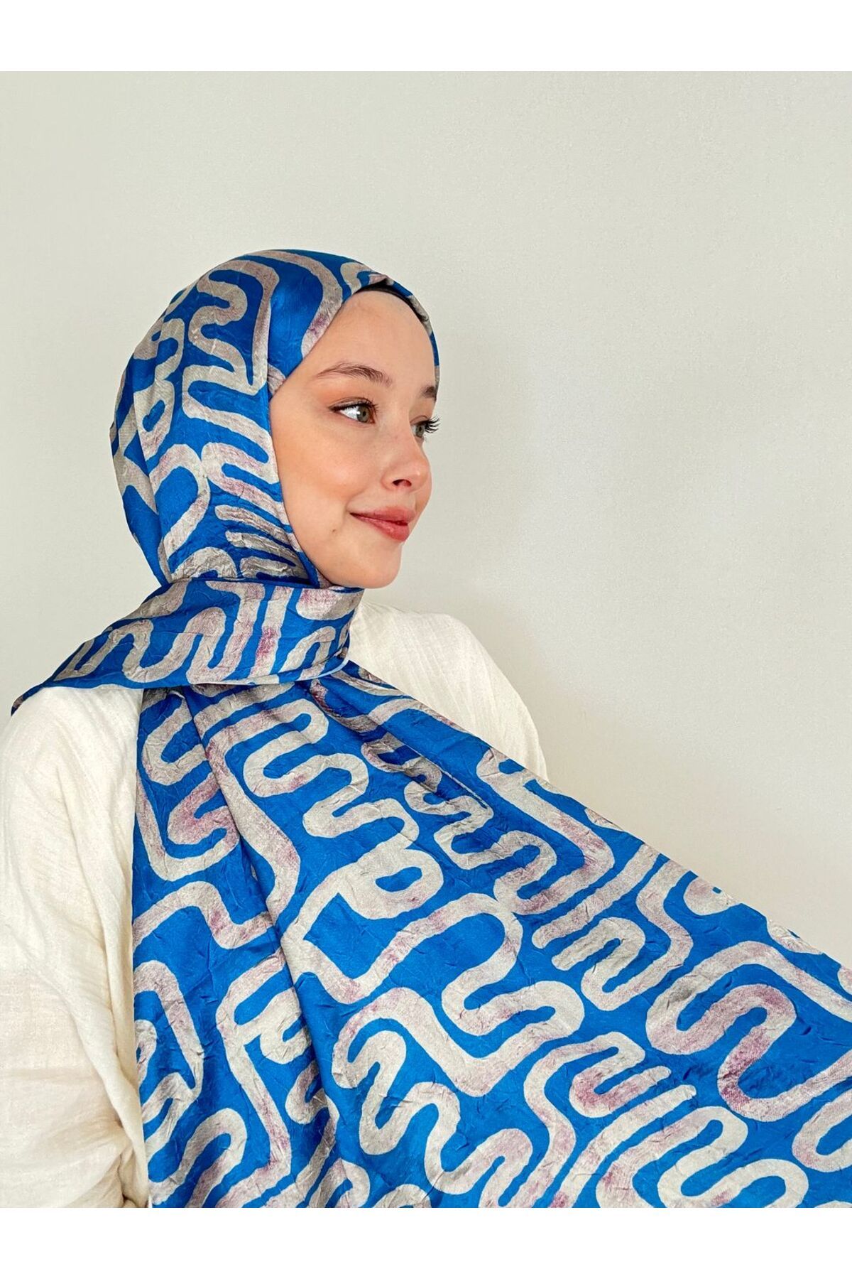 Modakaşmir-Abstract Wave Pattern Shiny Bamboo Shawl 3