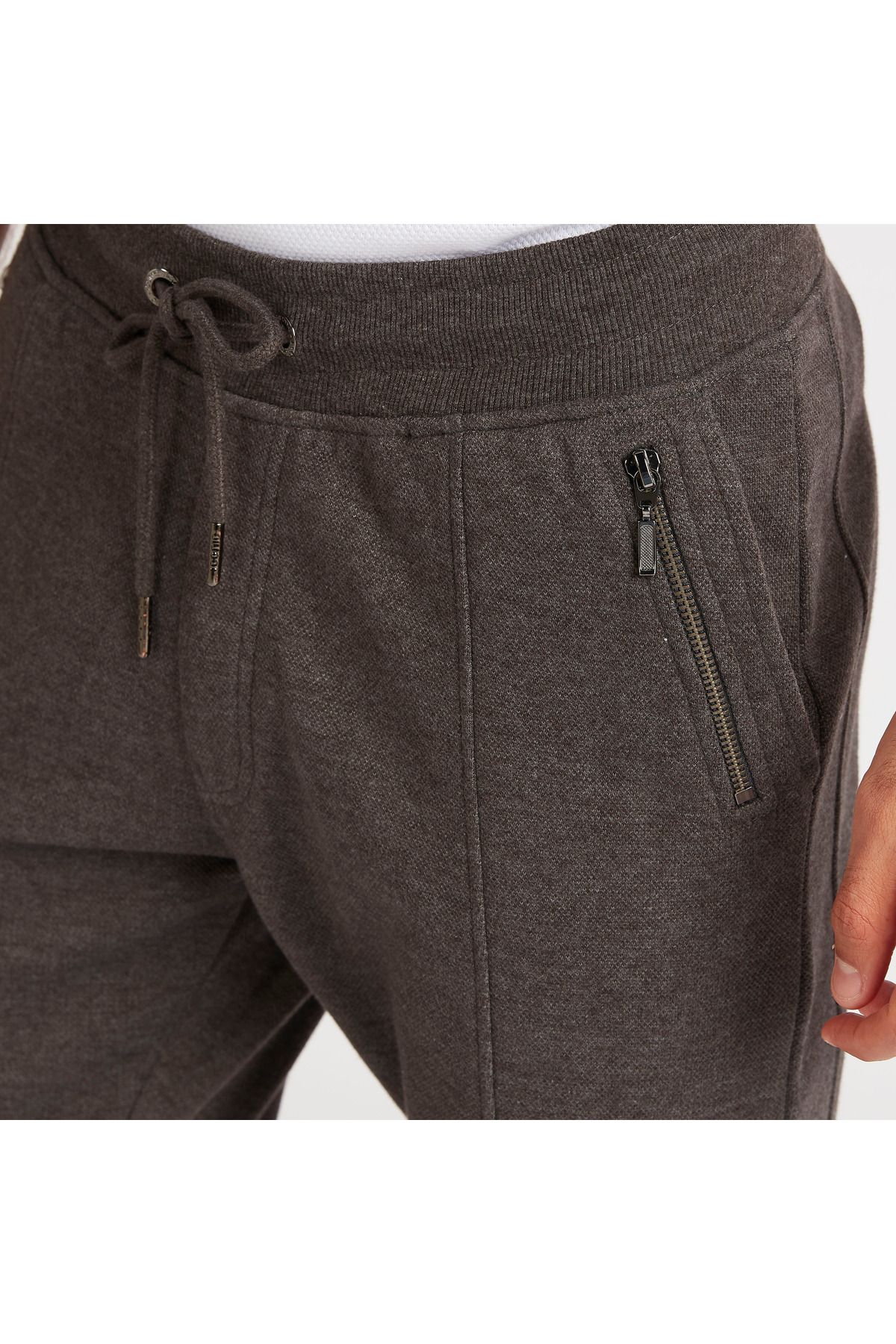 Iconic-Solid Joggers with Drawstring Closure and Pockets 3