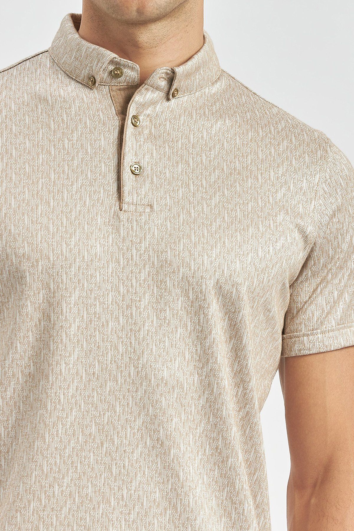 تی شرت یقه پولو مردانه دکمه دار ای با الگوی بژ باریک و برش T SHIRT 1011240163 İmza