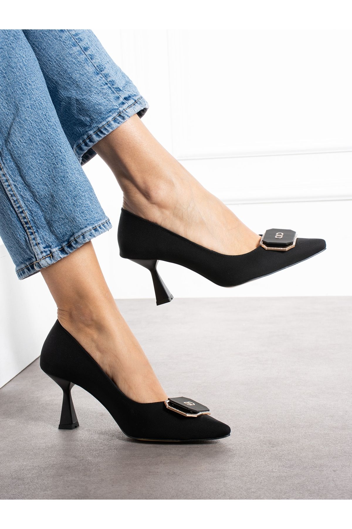 Alemdar Shoes-حذاء نسائي بكعب عالي من الجلد السويدي الأسود من ORSINA 3