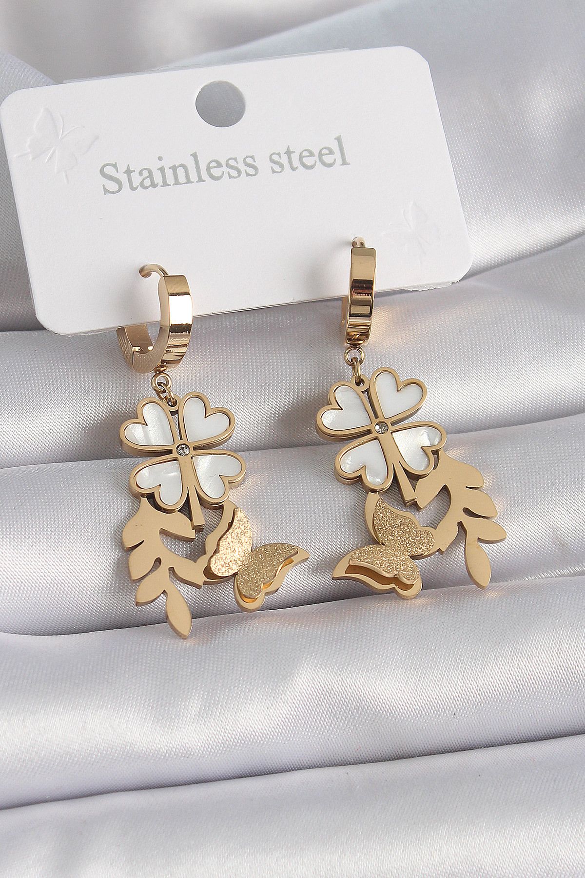 STİL E DİVERSO-316L Steel Gold Color White Pearlescent Clover Glitter Butterfly Figure Women's Earrings 1