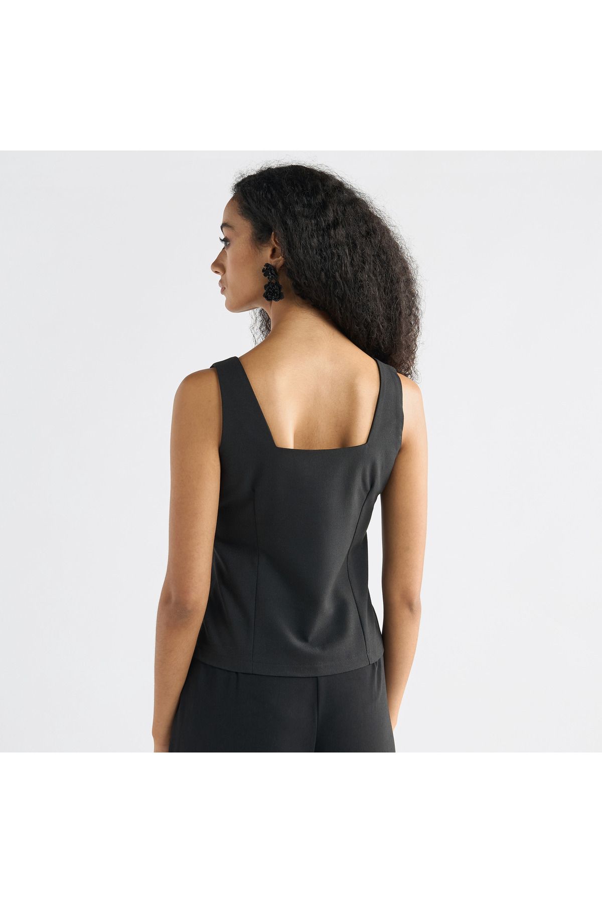 FAV-Sleeveless Wrap Jacket With Square Neck And Button Closure 3
