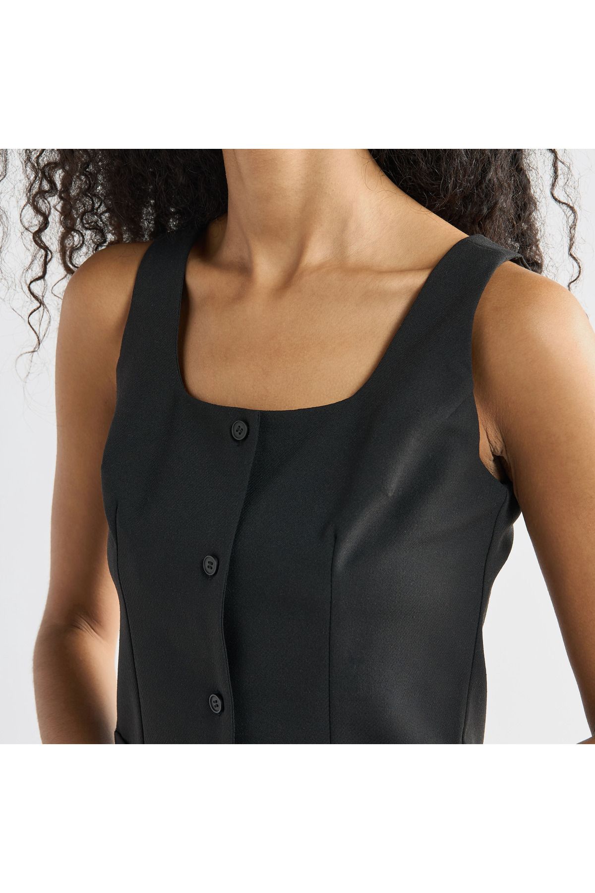 FAV-Sleeveless Wrap Jacket With Square Neck And Button Closure 4