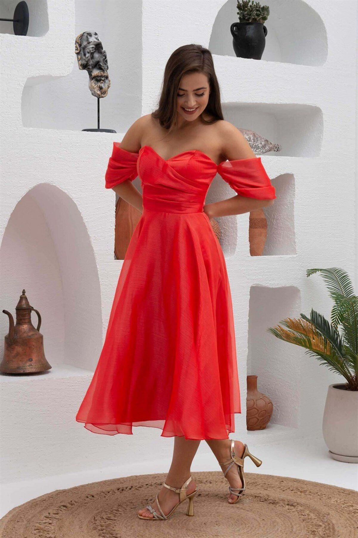 Carmen-Coral alacsony ujjú organza eljegyzési estélyi ruha 3