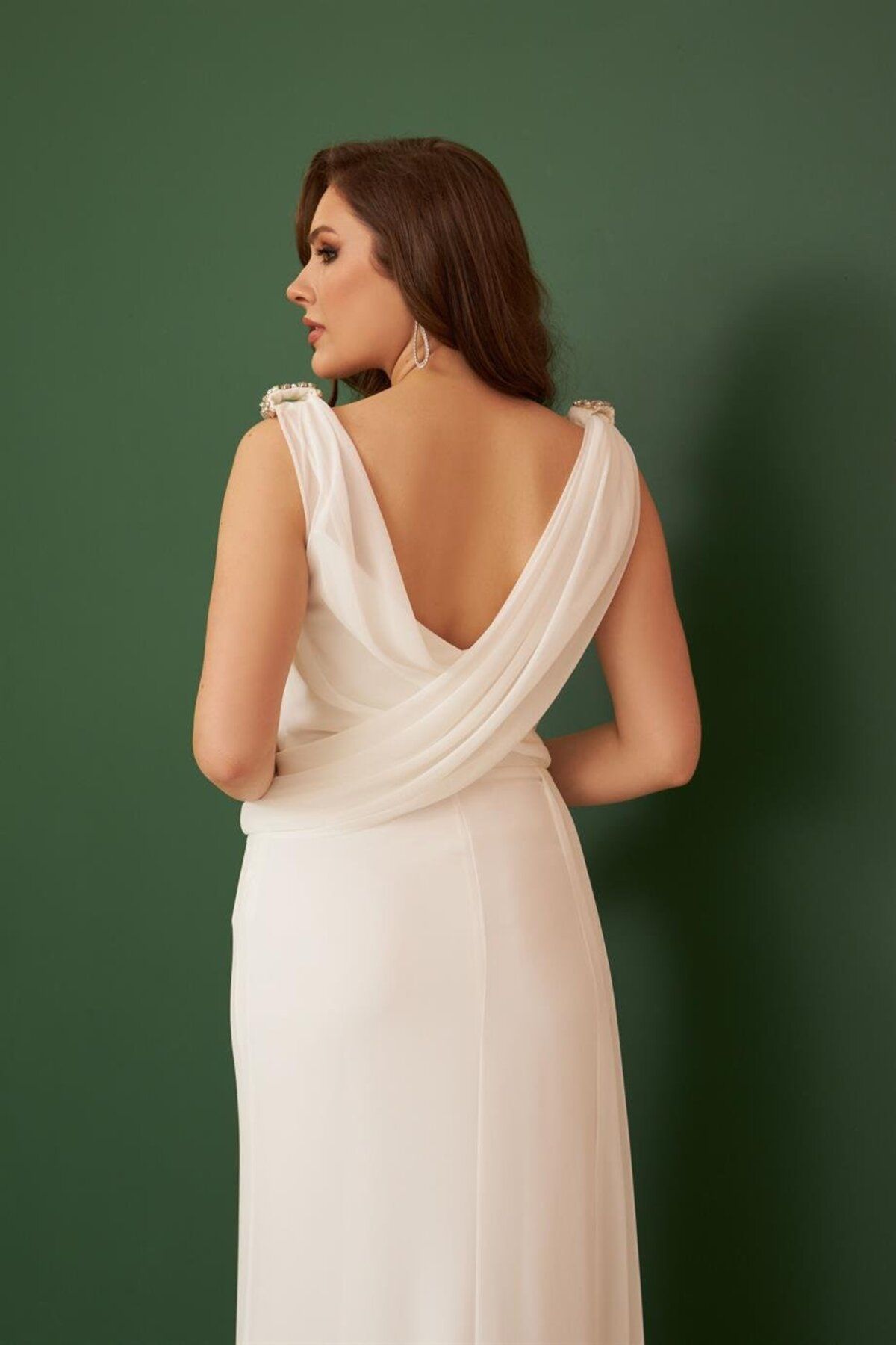 Carmen-Rochie de mireasa lunga din sifon ecru pe umeri 3
