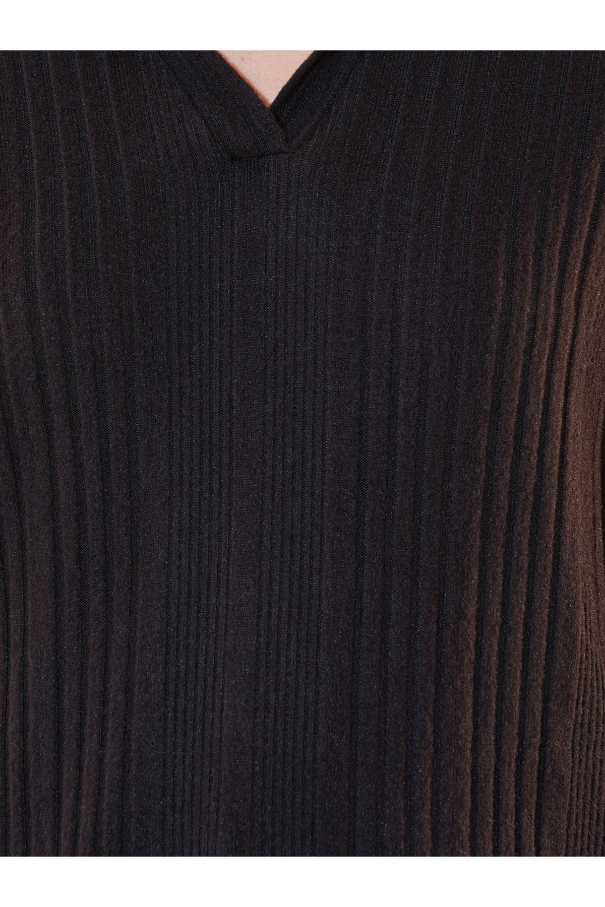 Styli-Textured Knit Polo Neck Top 3