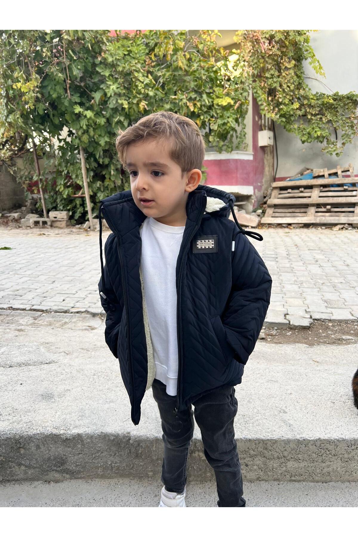 FREE ARSLAN COLLECTİON Erkek Kapitne Çocuk Bebe Siyah İçi Peluş Astarlı Çıkarılabilen Kapüşonlu Çocuk Bebe Mont fotoğrafı 5 (önizleme)