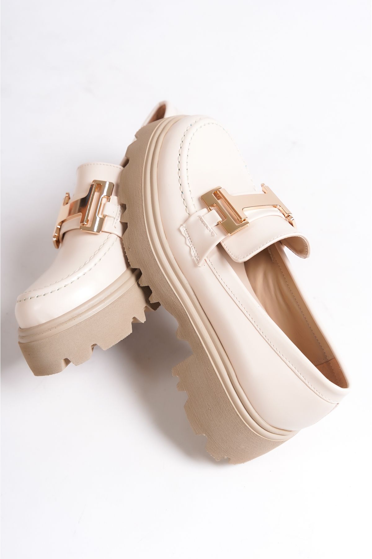 لوفر نود زنانه با دور دست و پنجه نرم Capone Outfitters