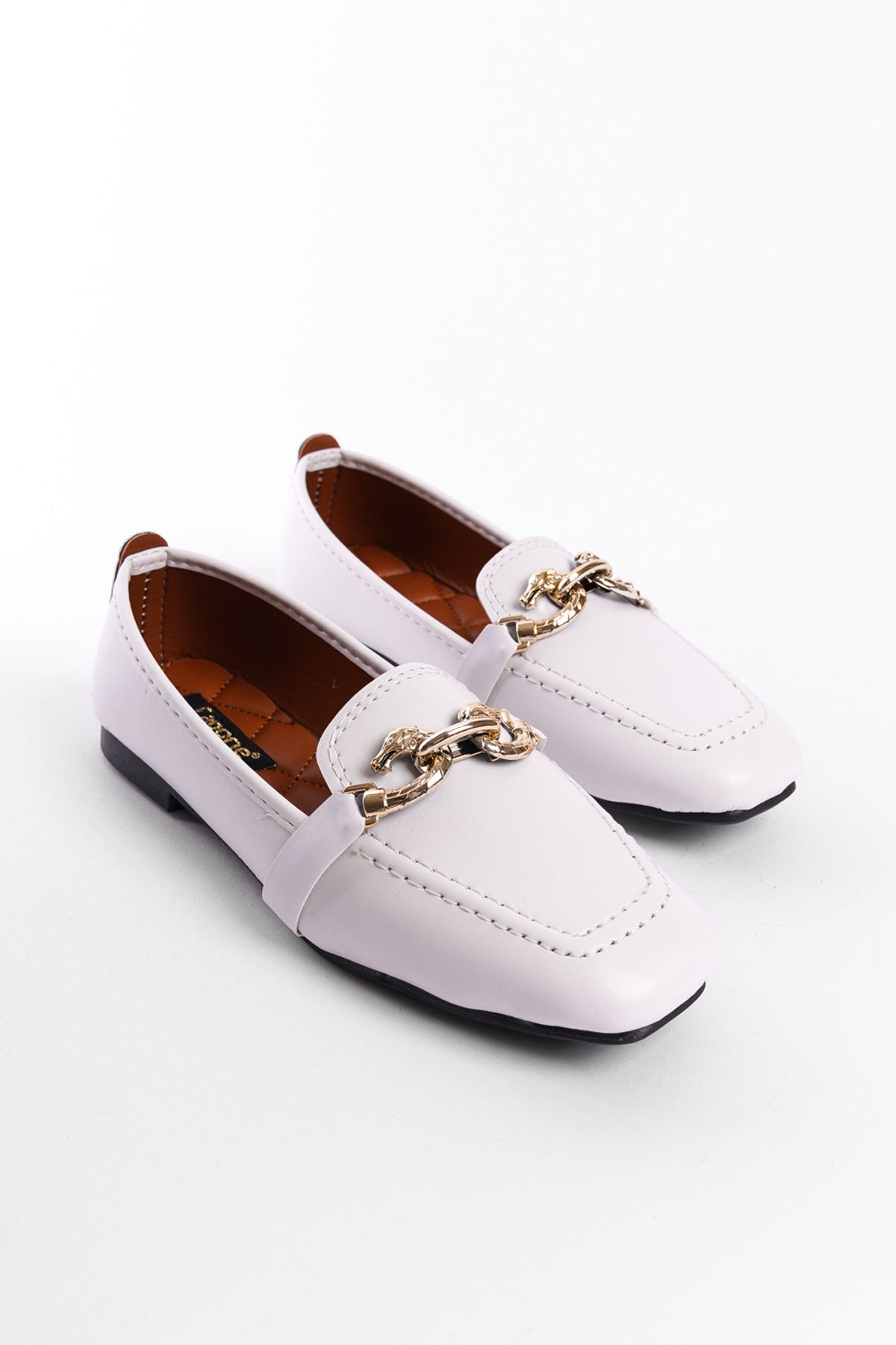 لوفر سفید زنانه با لوازم جانبی دست و پنجه نرم فلزی Capone Outfitters