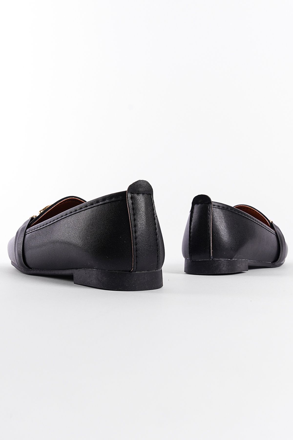لوفر مشکی زنانه با لوازم جانبی دست و پنجه نرم فلزی Capone Outfitters